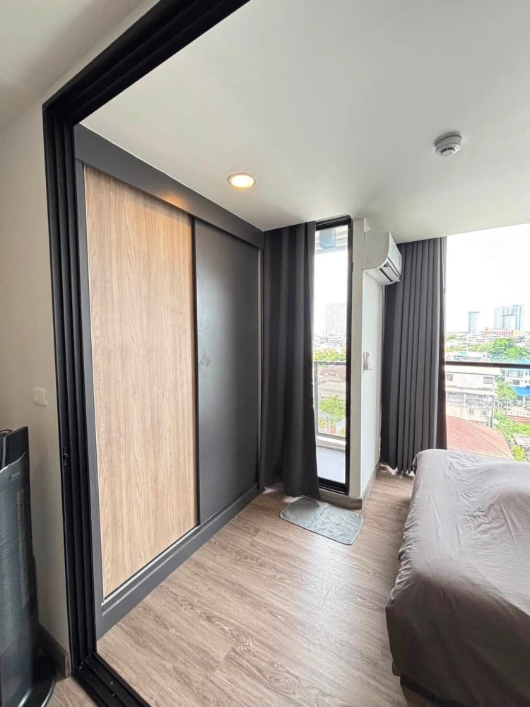 ปล่อยเช่าคอนโด FLEXI Sathon – Charoennakorn   ห้องมีวิวเปิดโล่ง มองเห็นเอเชียทีค เฟอร์ เครอื่งใช้ไฟฟ้าครบ จองเลย