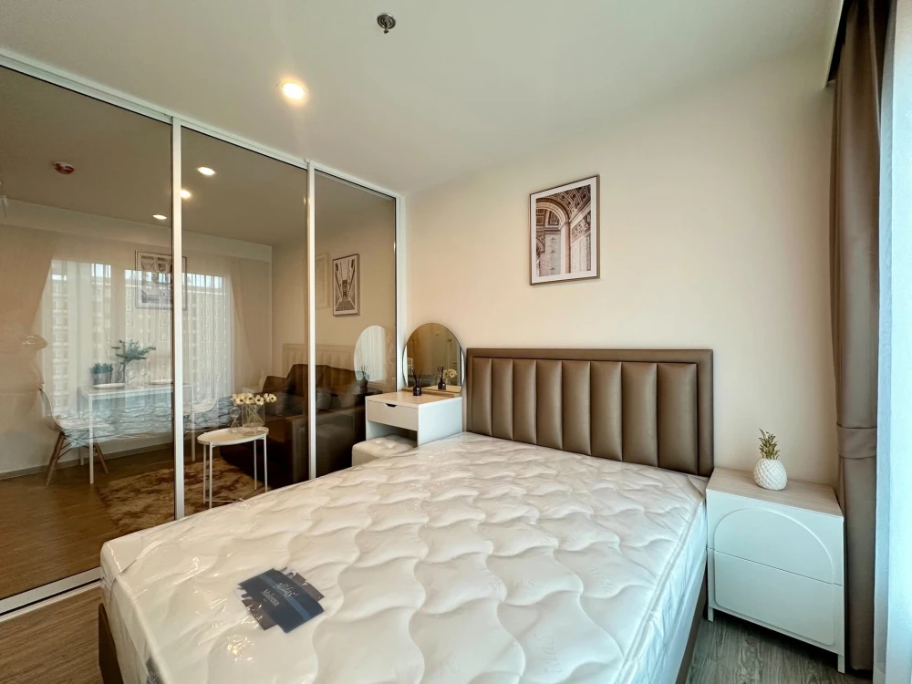 ปล่อยเช่าคอนโด Regent Home บางนา ห้องทาสีอ่อน สบายตา ตกแต่ง built in ห้องนั่งเล่นและครัว มาจองเลย