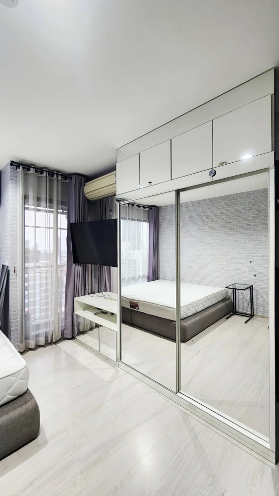ปล่อยเช่าคอนโด Rhythm Asoke 1 ห้องพร้อมอยู่ ชั้น 33 ได้วิวสูง เฟอร์ เครื่องใช้ไฟฟ้าครบ มาจองเลย