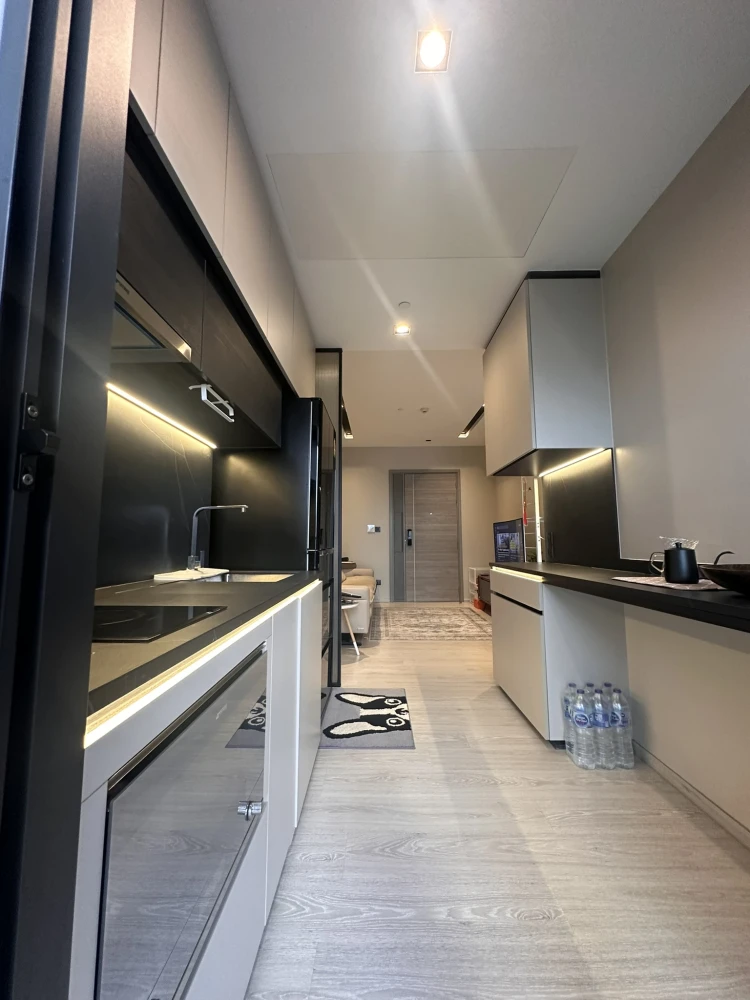 ปล่อยเช่าคอนโด The Room Sukhumvit 38 ห้องสวย ชั้น 15 ชั้นสวนกลางติดสวน วิวสวนและแม่น้ำเจ้าพระยา เงียบสงบ เป็นส่วนตัว จองเลย