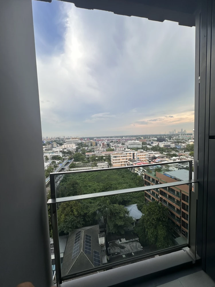 ปล่อยเช่าคอนโด The Room Sukhumvit 38 ห้องสวย ชั้น 15 ชั้นสวนกลางติดสวน วิวสวนและแม่น้ำเจ้าพระยา เงียบสงบ เป็นส่วนตัว จองเลย