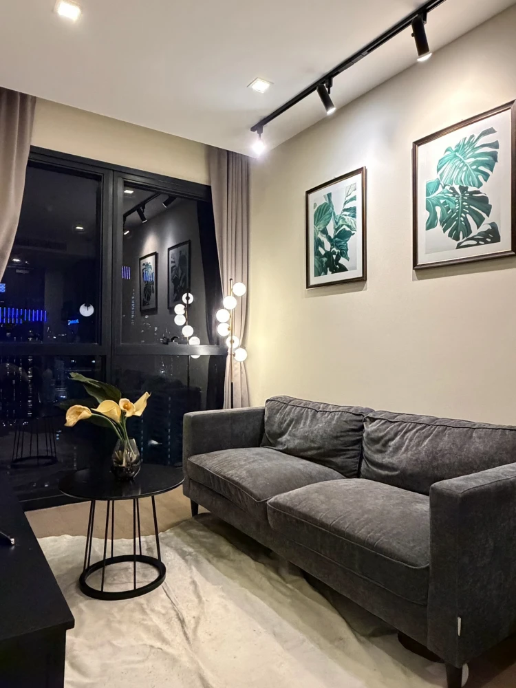 Hot Rental! Luxury 35 sq.m. Condo - 27th High Floor, Private Fixed-Wall Bedroom with Stunning Sunset View, 0M to MRT Sukhumvit & BTS Asoke | ✨ Ashton