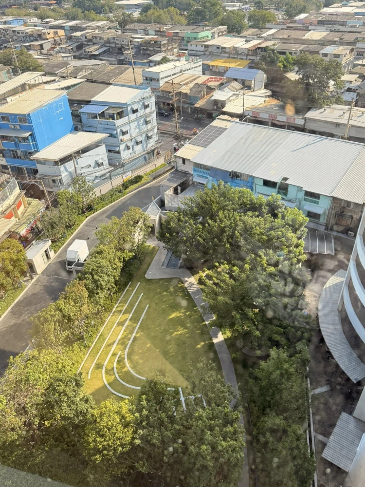 ปล่อยเช่าด่วนๆ ไลฟ์ พระราม 4 - อโศก ห้องพร้อมอยู่  ชั้น 11 ได้วิวสวน ราคาอย่างโดน คุณต้องรีบจองเลย