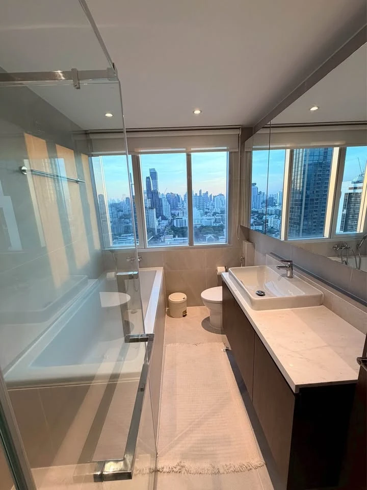 ปล่อยเช่าด่วนๆ Thru Thonglor สไตล์ luxurious Modern พร้อมเฟอร์นิเจอร์ครบครัน สามารถเข้าอยู่ได้ทันที