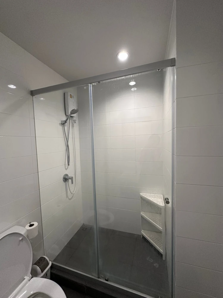 ปล่อยเช่าห้องคอนโด Common TU ห้อง 1 Bedroom ชั้น 27 วิวสวย วิวระเบียงหันไปทางถนนพหลโยธิน เฟอร์นิเจอร์และเครื่องใช้ไฟฟ้าครบ จองเลย