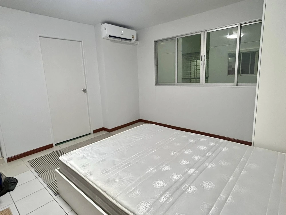 ปล่อยเช่า คอนโดลุมพินีเซ็นเตอร์ ลาดพร้าว 111 ห้องสตูดิโอ ชั้น 3 ไม่สูงมาก ราคากันเอง รีบย้ายด่วนๆ