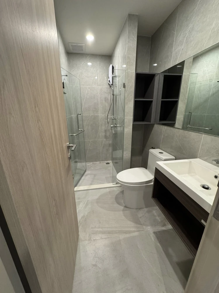 ปล่อยเช่า คอนโด Nue District R9 ห้องพร้อมอยู่ เฟอร์ เครื่องใช้ไฟฟ้าครบ ลากกระเป๋าเข้าอยู่ได้เลย รีบมาจอง