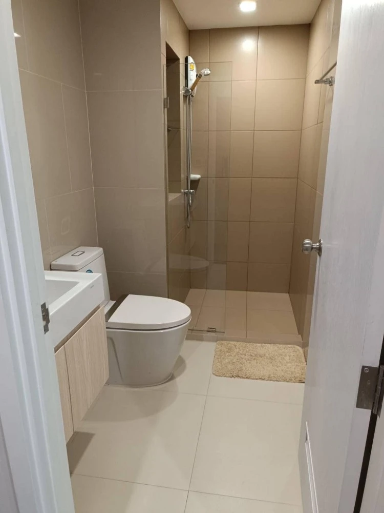 ปล่อยเช่า เดอะริช พระราม 9-ศรีนครินทร์ ชั้นสูง ห้องสีขาวสบายตา ตกแต่งสวยมาก พร้อมเฟอร์ครบครัน จองเลย