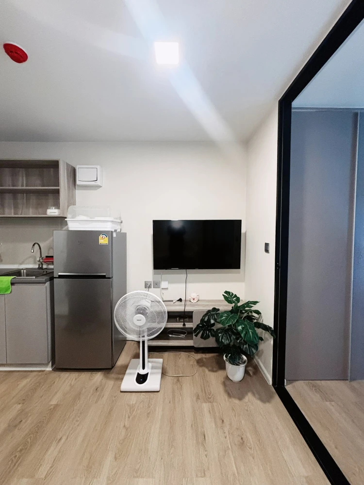 ปล่อยเช่า Kave TU ชั้น 5   วิวสระ บรรยากาศดี แสงเข้าแบบ warm light ห้องครบ พร้อมเข้าอยู่ได้เลย  มาจองเลย