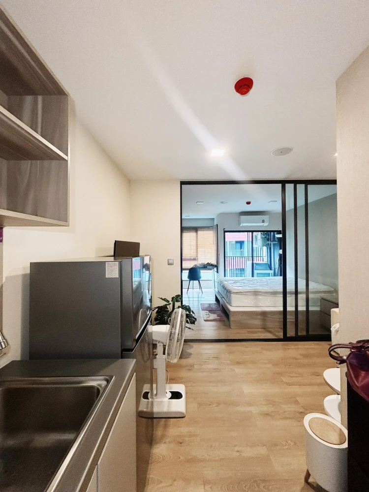 ปล่อยเช่า Kave TU ชั้น 5   วิวสระ บรรยากาศดี แสงเข้าแบบ warm light ห้องครบ พร้อมเข้าอยู่ได้เลย  มาจองเลย
