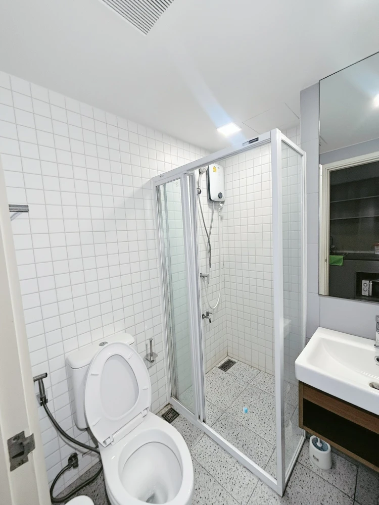 ปล่อยเช่า Kave TU ชั้น 5   วิวสระ บรรยากาศดี แสงเข้าแบบ warm light ห้องครบ พร้อมเข้าอยู่ได้เลย  มาจองเลย