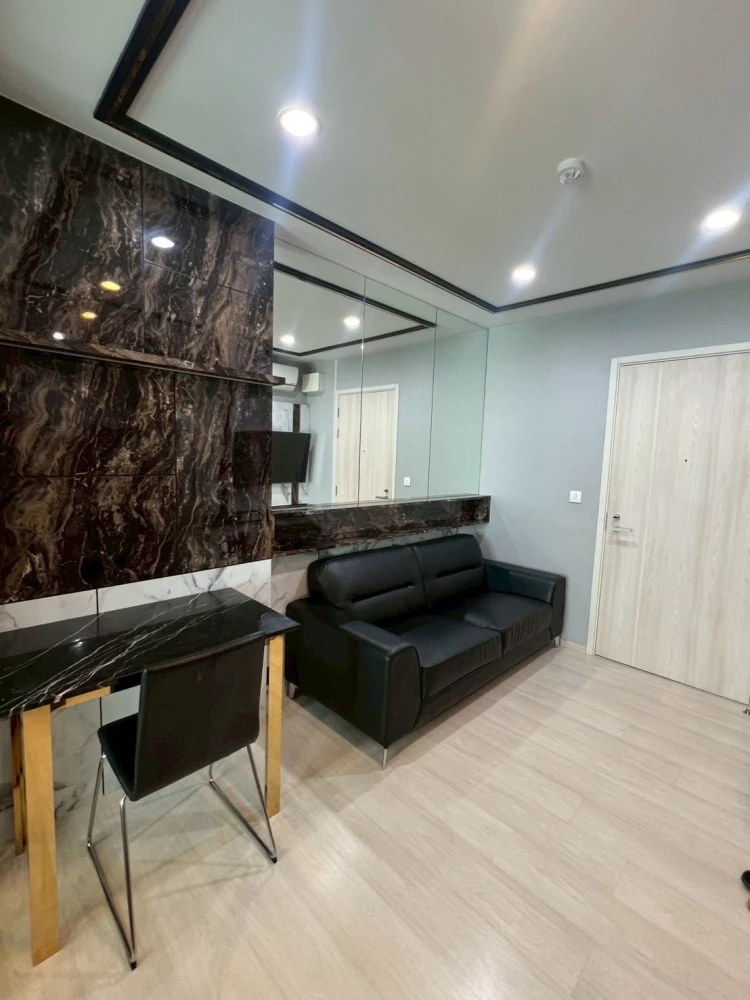 ปล่อยเช่า Life Asoke ห้องสวยมากก โทนหินอ่อนเรียบหรู ถ่ายรูปขึ้นสุด ๆ ครัวบิวท์อินครบ(สวยมาก) จองเลย