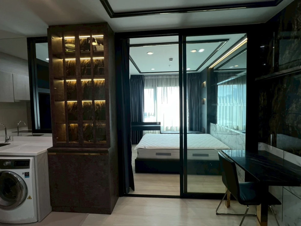 ปล่อยเช่า Life Asoke ห้องสวยมากก โทนหินอ่อนเรียบหรู ถ่ายรูปขึ้นสุด ๆ ครัวบิวท์อินครบ(สวยมาก) จองเลย