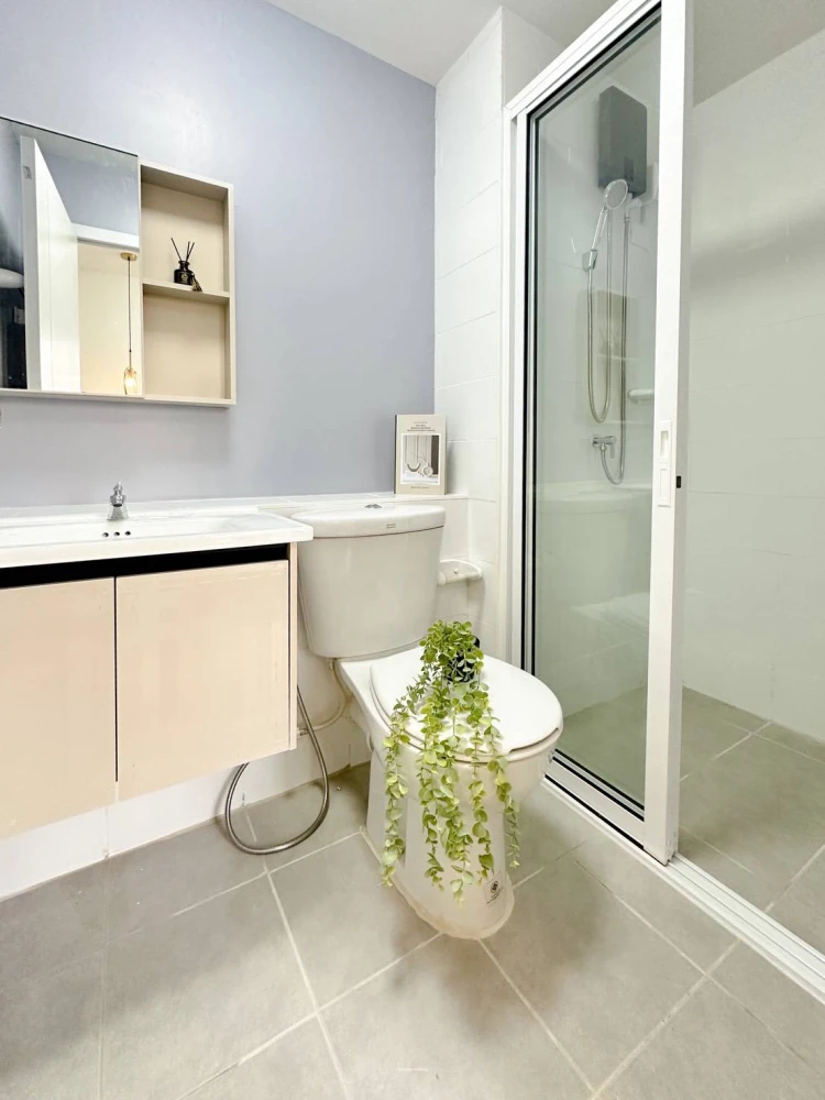 ห้องมาใหม่ พลัม รังสิต ทำห้องใหม่หมด ราคาดีมากก วิวสวน เห็นสระ