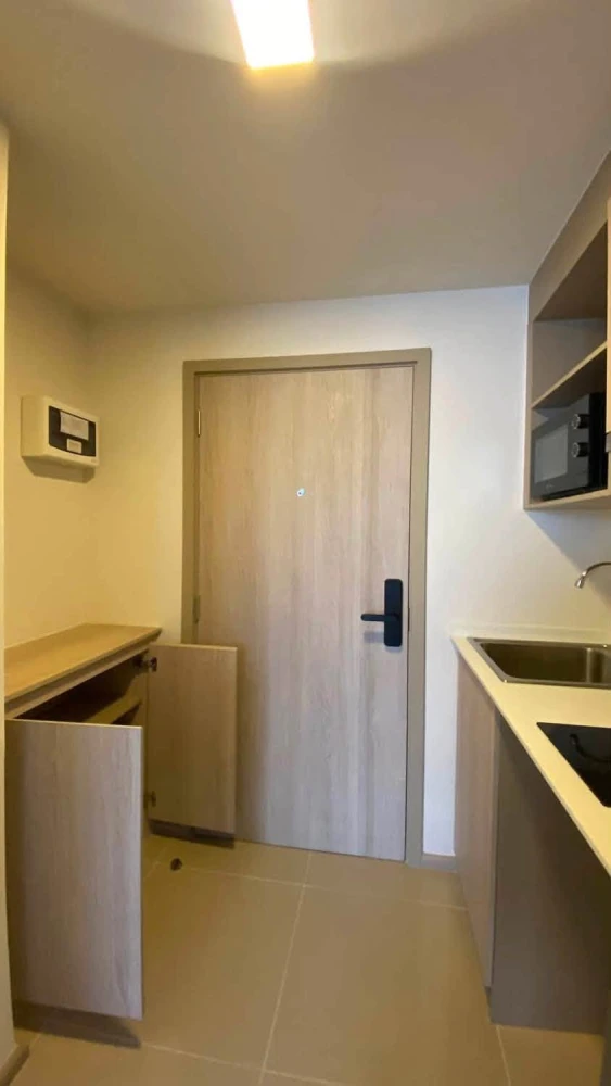 ให้ช่า  D Condo Air Ladkrabang ห้องน่าอยู่ เฟอร์นิเจอร์และเครื่องใช้ไฟฟ้าครบ หิ้วกระเป๋าเข้าอยู่ได้เลย