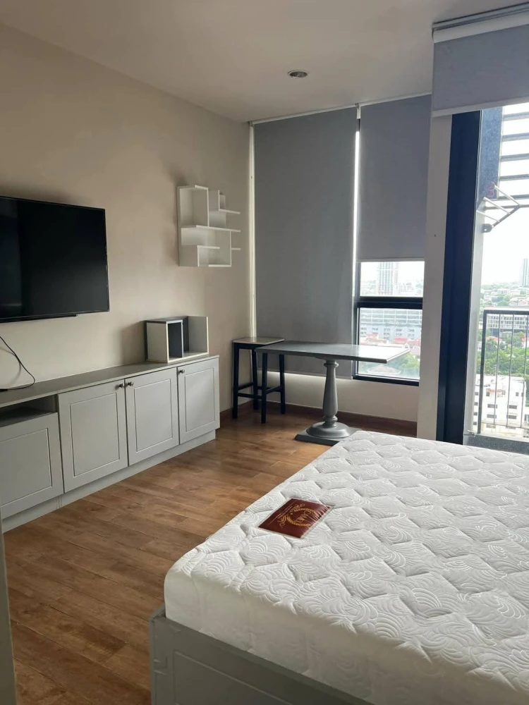 ให้เช่า ดิ เอดิเตอร์ ห้องพร้อมอยู่ เฟอร์พร้อม หิ้วกระเป๋ามาได้เลย!!