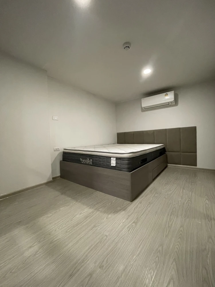 For rent Origin Plug & Play Ramkhamhaeng Triple Station, 2-story condo with 4.20-meter high ceilings. Airy and comfortable. Don't miss ou