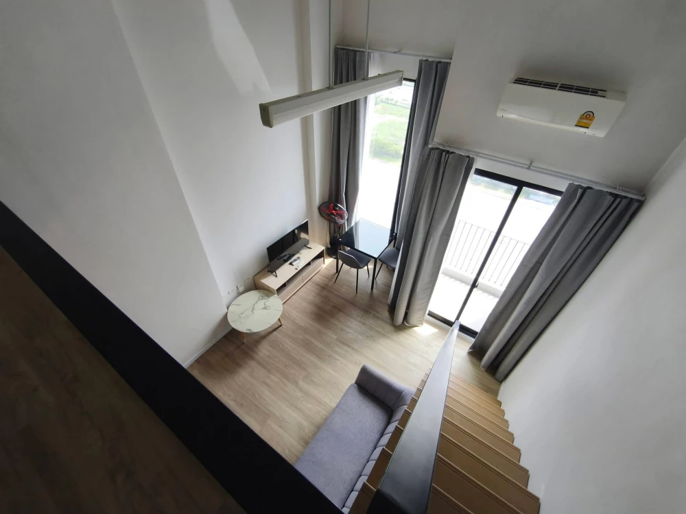 ให้เช่าคอนโดสไตล์ Loft เพดานสูง วิวเมืองสวย ชั้นสูง ✨ โครงการ Blossom Condo @ Fashion Beyond