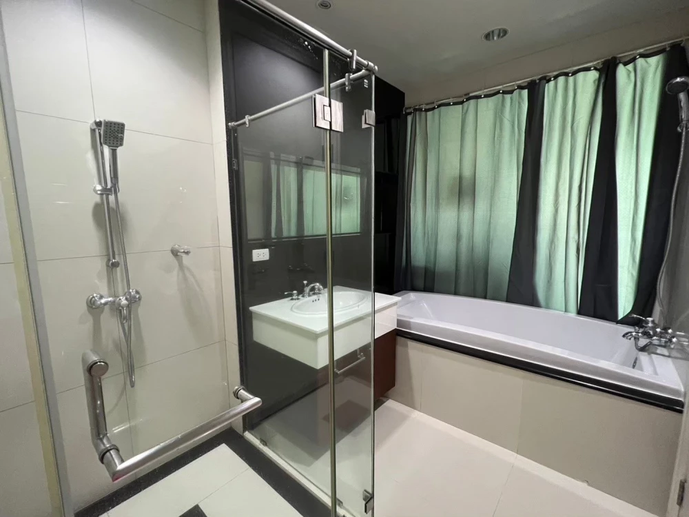 ให้เช่าคอนโดหรูห้องใหญ่ 42 ตร.ม. มีอ่างอาบน้ำ ชั้น 10 วิวสวย ทำเลลักชัวรีใจกลางชิดลม-เพลินจิต | ✨ The Address Chidlom (ดิ แอดเดรส ชิดลม)