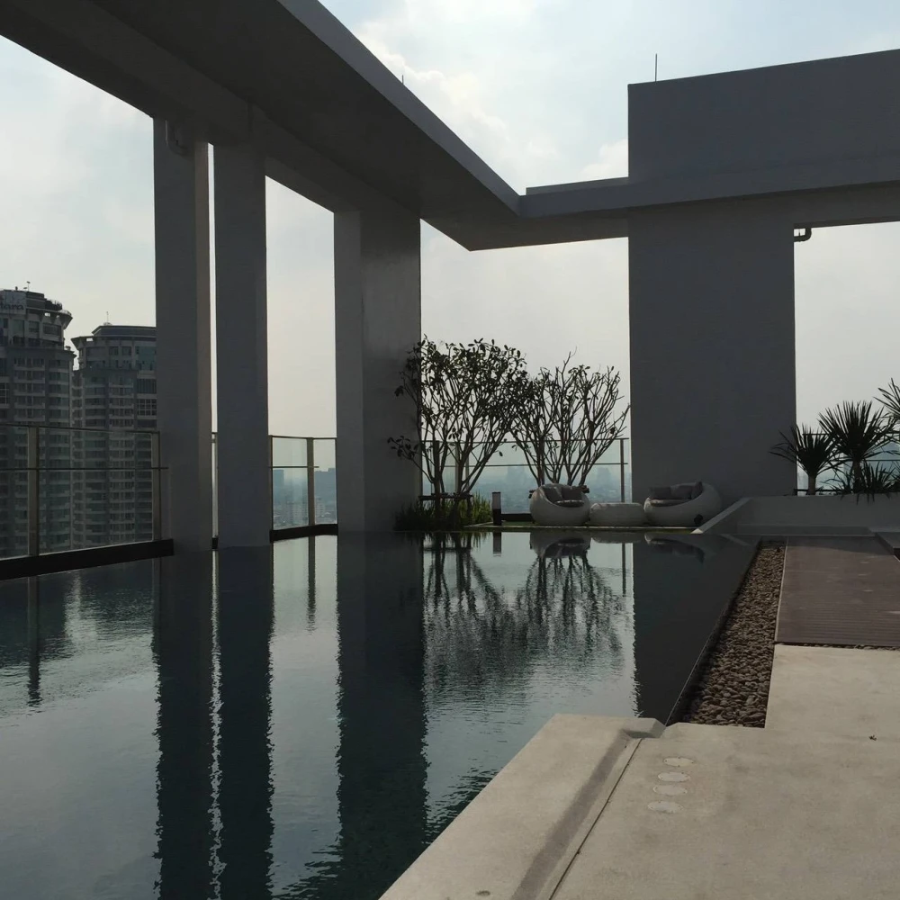 ให้เช่าคอนโดหรู Corner Room วิวสาทร–แม่น้ำเจ้าพระยา ✨ โครงการ Rhythm Sathorn–Narathiwas