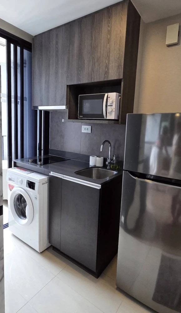 ให้เช่าคอนโดใกล้จุฬา ห้องสตูดิโอ Ashton Chula-Silom ชั้น 44 ได้วิวสูง สะดวกครบจบที่นี่ มาจองเลย อย่ารอช้า