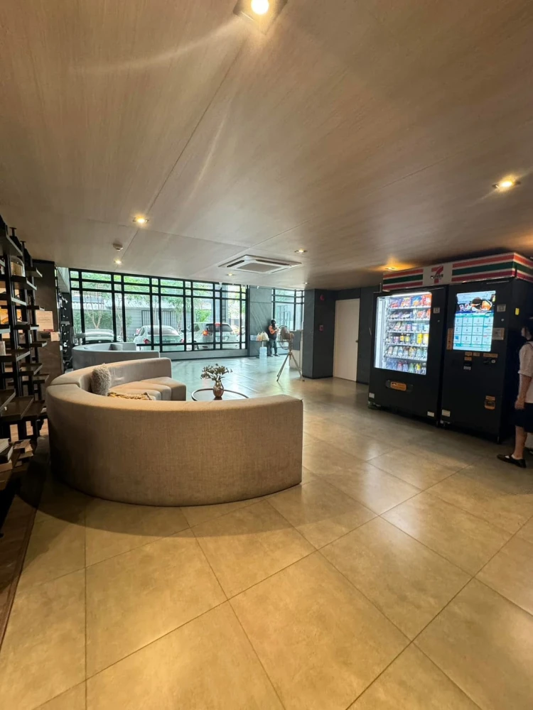 ให้เช่าคอนโดใหม่  Monte Rama 9 ห้องสวย เฟอร์+เครื่องใช้ไฟฟ้าครบ มาในราคาสุดคุ้ม สนใจต้องจองด่วนๆ