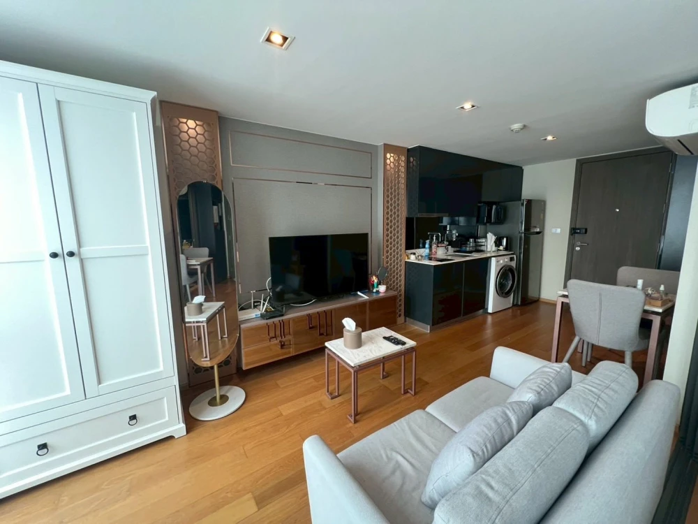 ให้เช่าคอนโด คอนโด Altitude Define ห้องแต่งน่าอยู่ เฟอณ์ เครื่องใช้ไฟฟ้าครบ มาแต่ตัวเข้าอยู่ได้เลย อย่ารอช้า