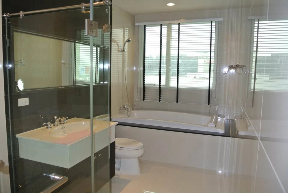 ให้เช่าคอนโด  ดิ แอดเดรส ชิดลม ห้องใหญ่อยู่สบาย พื้นที่ใช้สอยจุใจ เฟอร์ เครื่องใช้ไฟฟ้าครบ มาจองเลย อย่าพลาด