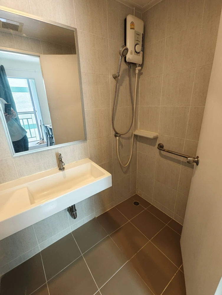 ให้เช่าคอนโด ลุมพินี ราชพฤกษ์-บางแวก  ห้องพร้อมอยู่ มีครบจบทุกอย่าง มาแต่ตัวเข้าอยู่ได้เลย อย่ารอช้า