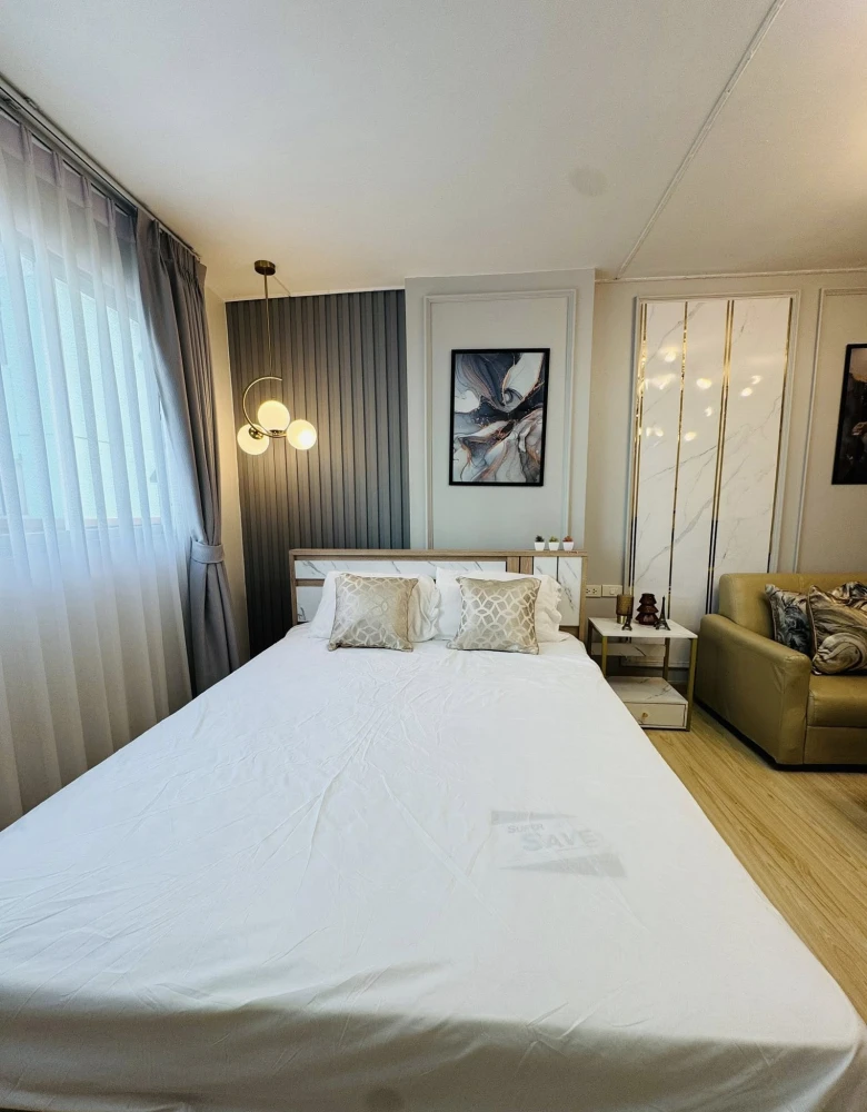 Condo for rent at Lumpini Center Ladprao 111. Nicely decorated unit with high-quality built-in furniture. Book now! Don't miss out!