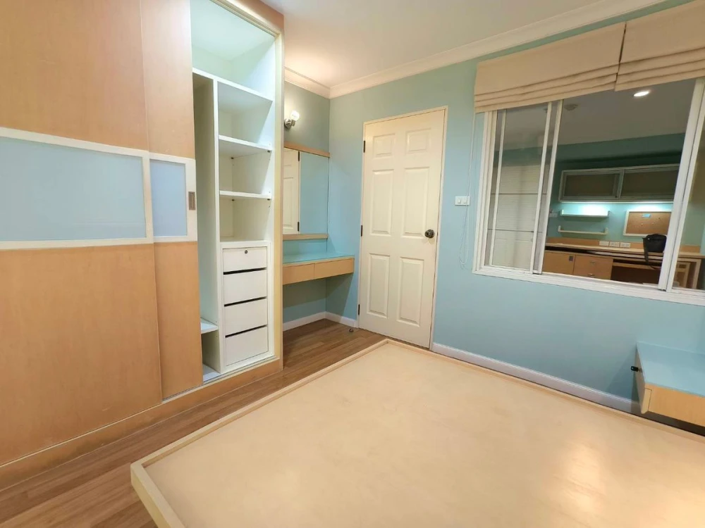 ให้เช่าคอนโด ลุมพินี เพลส นราธิวาส-เจ้าพระยา ห้องใหย๋อยู่สบาย พื้นที่ใช้สอยจุใจ ชั้น 27 วิวเมือง ไม่มีตึกบัง รีบย้าย