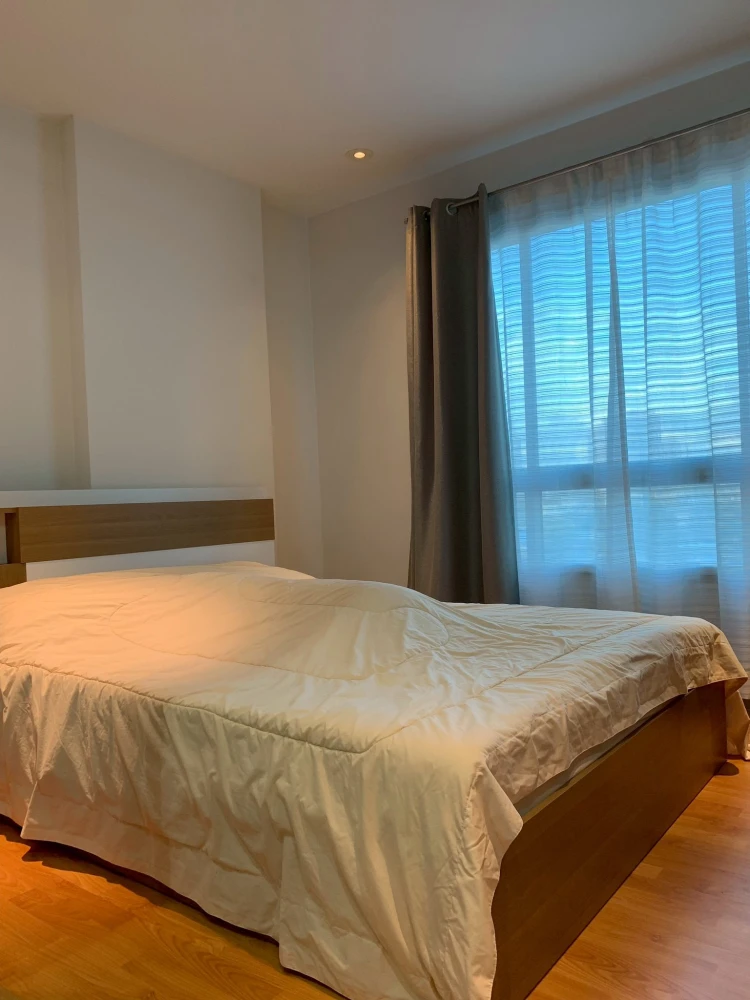 Condo for rent, The President Sathorn-Ratchaphruek. 1 ready-to-move-in unit with good partitioning. Amazing price! Book now, don't miss out!