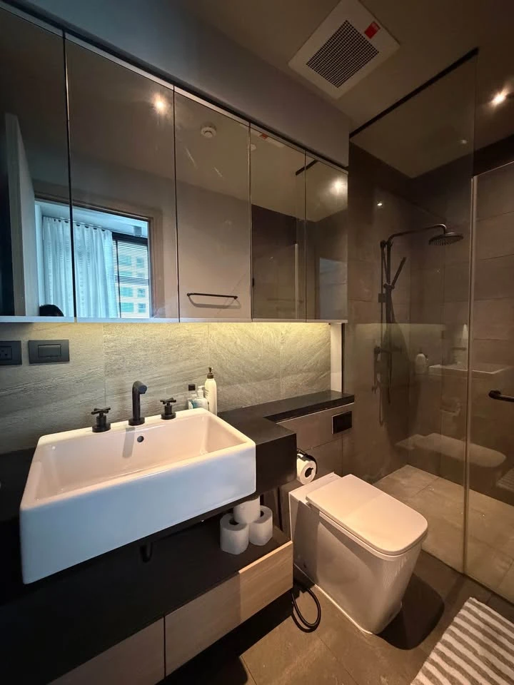 ให้เช่าคอนโด เดอะ ลอฟท์ อโศก ห้องพร้อมอยู่ สิ่งอำนวยความสะดวกครบ มาแต่ตัวเข้าอยู่ได้เลย อย่าพลาด