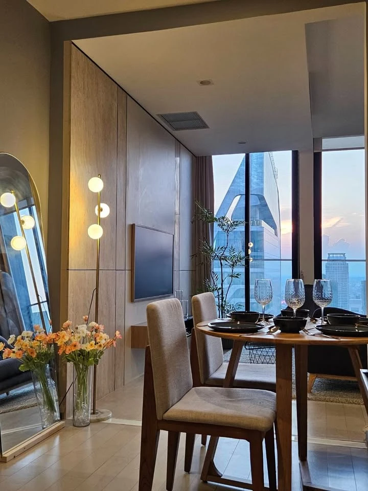 ให้เช่าคอนโด โนเบิล เพลินจิต ห้องน่าอยู่ เฟอร์ เครื่องใช้ไฟฟ้าครบ ชั้น 41 ได้วิวสูง มาจองได้แล้ววันนี้ อย่าพลาด