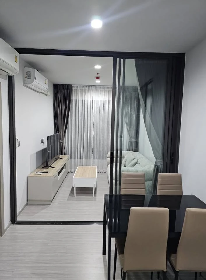 ให้เช่าคอนโด ไลฟ์ อโศก พระราม 9 ห้องน่าอยู่ พื้นที่ใช้สอยจุใจ เฟอร์ เครื่องใช้ไฟฟ้าครบ มาแต่ตัวเข้าอยู่ได้เลย