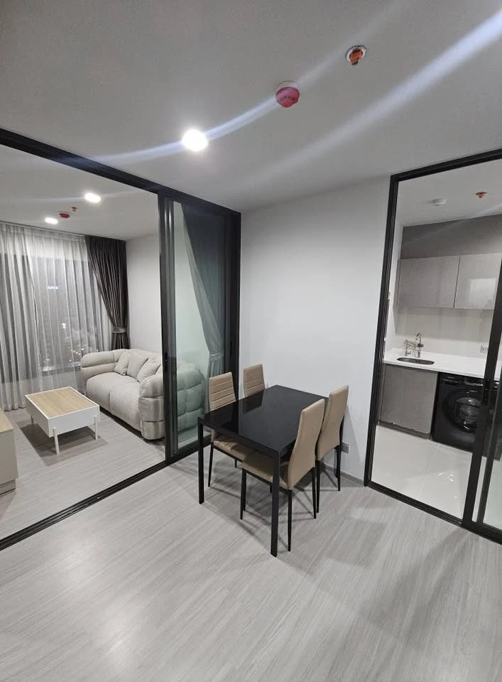 ให้เช่าคอนโด ไลฟ์ อโศก พระราม 9 ห้องน่าอยู่ พื้นที่ใช้สอยจุใจ เฟอร์ เครื่องใช้ไฟฟ้าครบ มาแต่ตัวเข้าอยู่ได้เลย