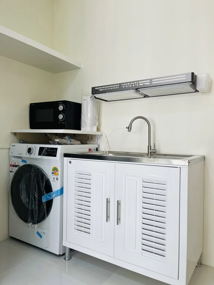 ให้เช่าคอนโด Boutique Ratchada 17 ห้องพร้อมอยู่ เฟอร์ เครื่องใช้ไฟฟ้าครบ ลากกระเป๋าเข้าอยู่ได้เลย