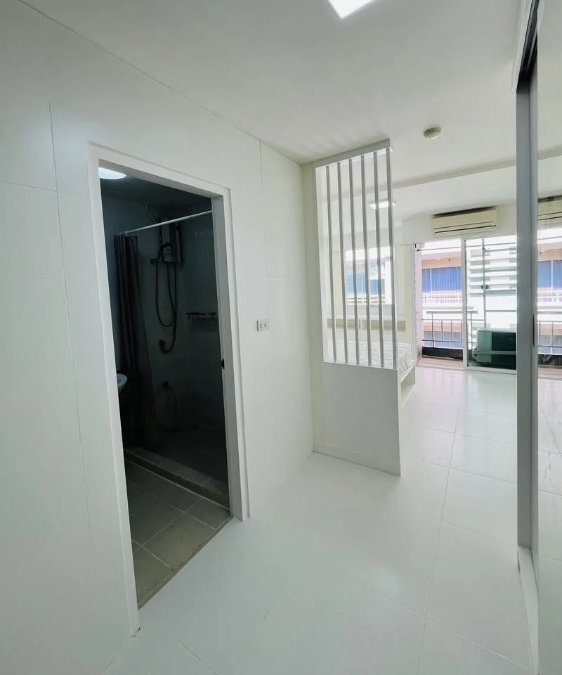 ให้เช่าคอนโด Boutique Ratchada 17 ห้องพร้อมอยู่ เฟอร์ เครื่องใช้ไฟฟ้าครบ ลากกระเป๋าเข้าอยู่ได้เลย