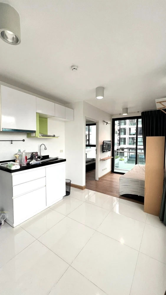 ให้เช่าคอนโด Chateau in town Phaholyothin 32 ห้องพร้อมอยู่ เฟอร์ เครื่องใช้ไฟฟ้าครบ ลากกระเป๋าเข้าอยู่ได้เลย