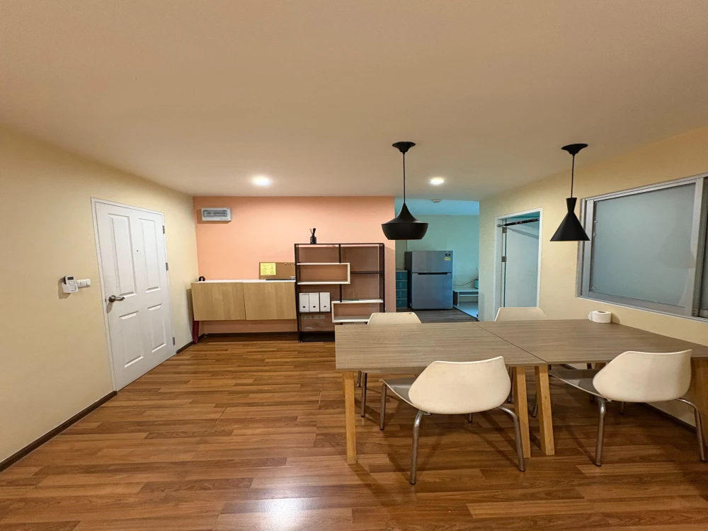 ให้เช่าคอนโด Condo U @ Huamak ห้องพร้อมอยู่ เฟอร์ เครื่องใช้ไฟฟ้าครบ มาแต่ตัวเข้าอยูได้เลย