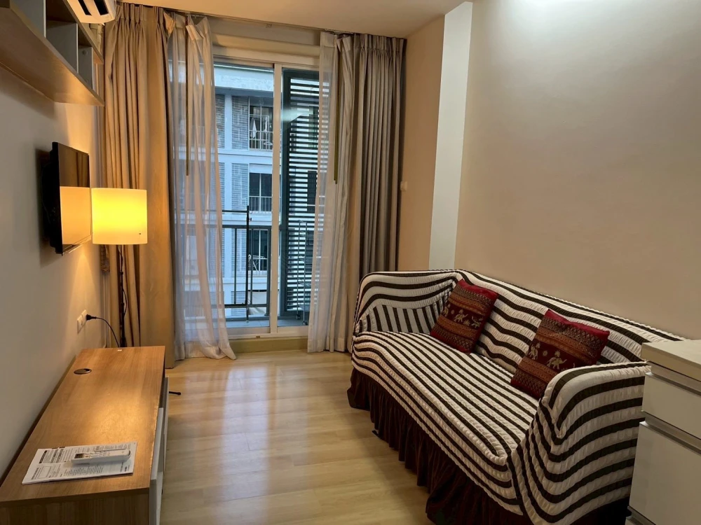 ให้เช่าคอนโด Emerald Residence Ratchada ห้องน่าอยู่ เฟอร์ เครื่องใช้ไฟฟ้าครบ มาแต่ตัวเข้าอยู่ได้เลย