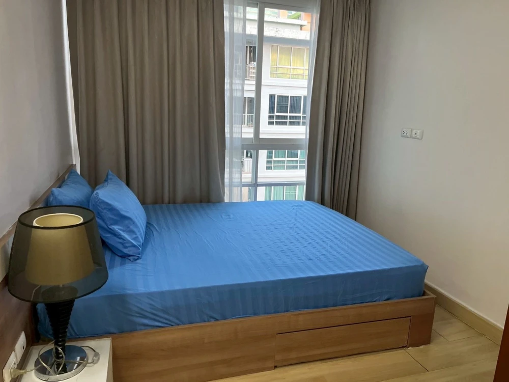 ให้เช่าคอนโด Emerald Residence Ratchada ห้องน่าอยู่ เฟอร์ เครื่องใช้ไฟฟ้าครบ มาแต่ตัวเข้าอยู่ได้เลย