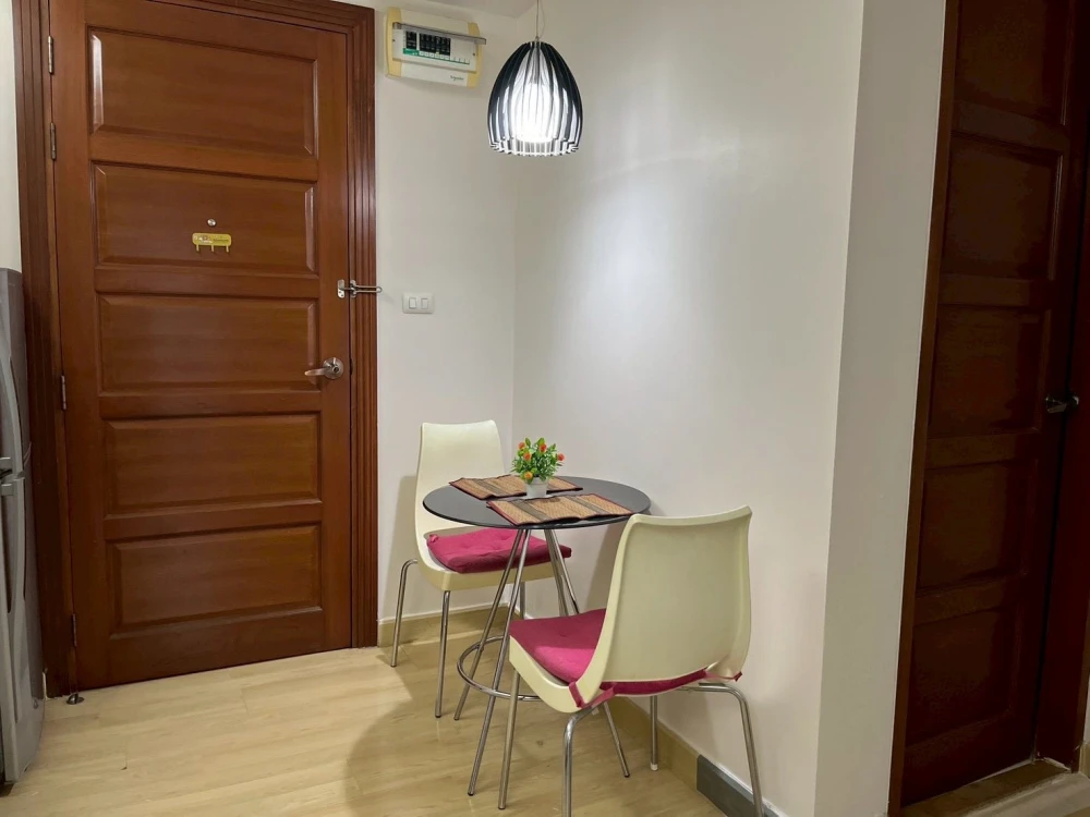 ให้เช่าคอนโด Emerald Residence Ratchada ห้องน่าอยู่ เฟอร์ เครื่องใช้ไฟฟ้าครบ มาแต่ตัวเข้าอยู่ได้เลย