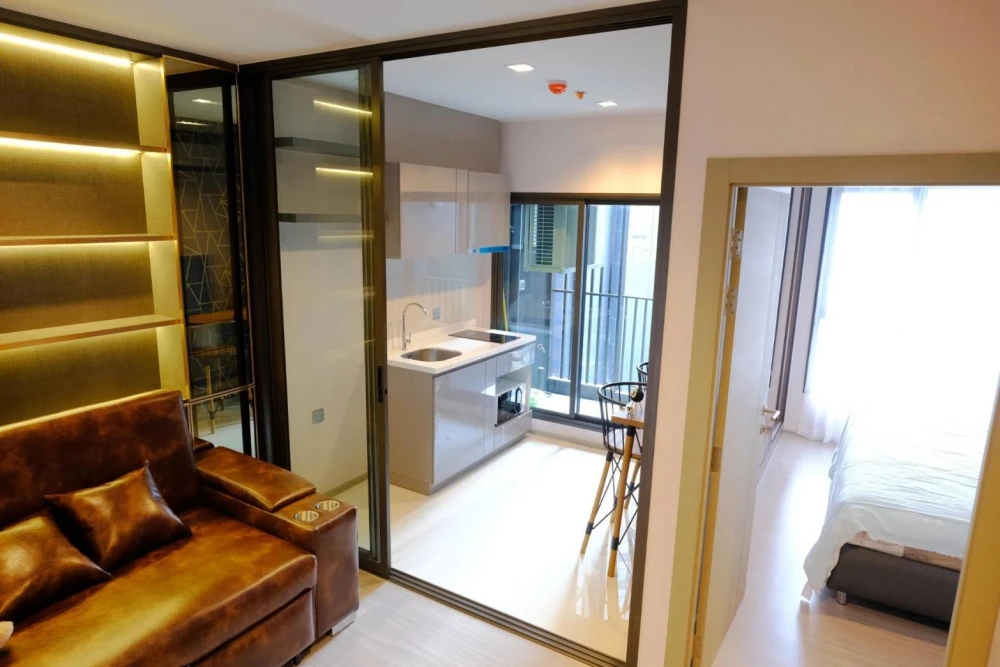 ให้เช่าคอนโด Life asoke rama9 ห้องแต่งพร้อมอยู่ เฟอร์ เครื่องใช้ไฟ้าครบ มาแต่ตัวเข้าอยู่ได้เลย อย่าพลาด