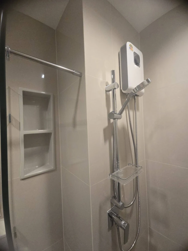 ให้เช่าคอนโด Life Sathorn-Sierra ห้องน่าอยู่ ชั้น 35 ได้วิวสูง ราคาอย่างโดน รีบมาจองเลย อย่าพลาดเด็ดขาด