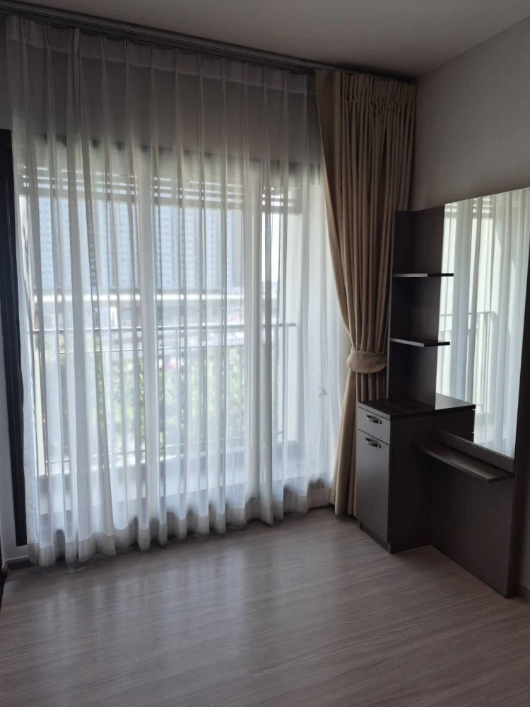 ให้เช่าคอนโด  LIFE SATHORN SIERRA ห้องพร้ออมยู่ สิ่งอำนวยความสะดวกครบ มาจองเลย อย่าพลาดโอกาส