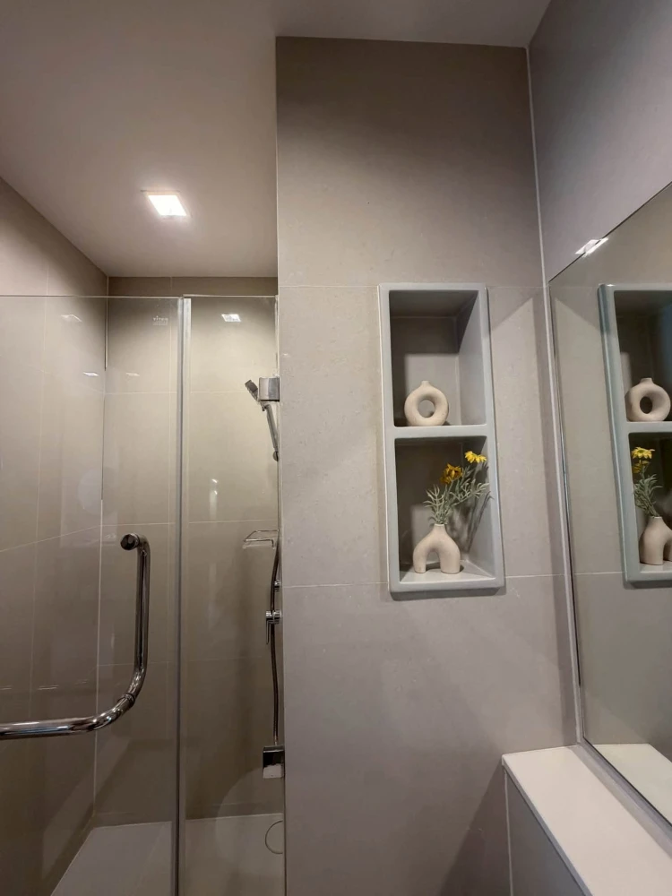 ให้เช่าคอนโด Life Sathorn Sierra ห้องแต่งครบ แบบ good mood ชั้น 33 วิวท่าพระ Walk in Closet พร้อมกระจกบานใหญ่ จองเลย