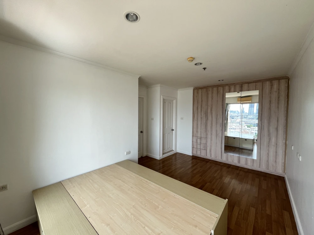 ให้เช่าคอนโด Lumpini Park Riverside - Rama 3 ชั้น 17 วิวแม่น้ำเจ้าพระยา ราคาอย่างโดน รีบมาจองเลย อย่าพลาด