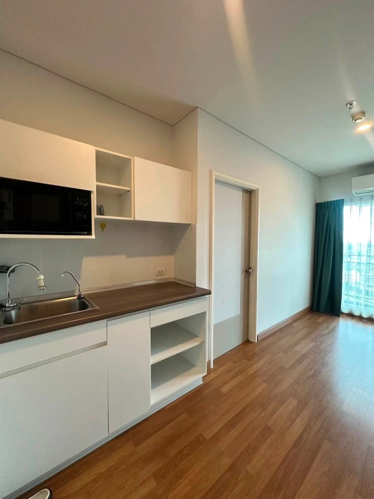 ให้เช่าคอนโด Lumpini Place Ratchada-Sathu ชั้น 28 ได้วิวสูง มาพร้อมสิ่งอำนวยความสะดวกครบ จองเลย