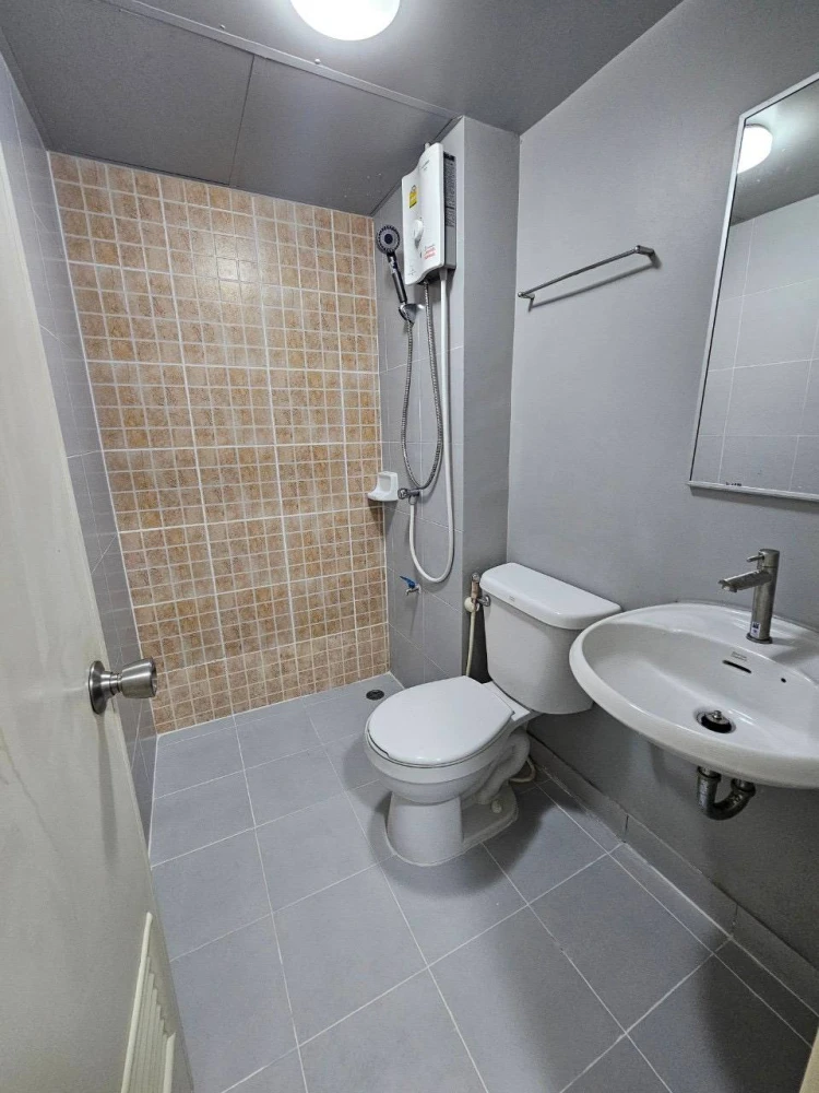 ให้เช่าคอนโด Lumpini Township Rangsit Klong 1 ห้องสตูดิโอ ชั้น 3 ไม่สูง ราคากันเอง คุณต้องรีบมาจองได้แล้ว